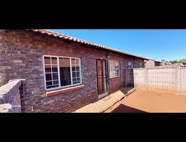 2 BEDROOM TOWNHOUSE FOR SALE IN THE ORCHARDS